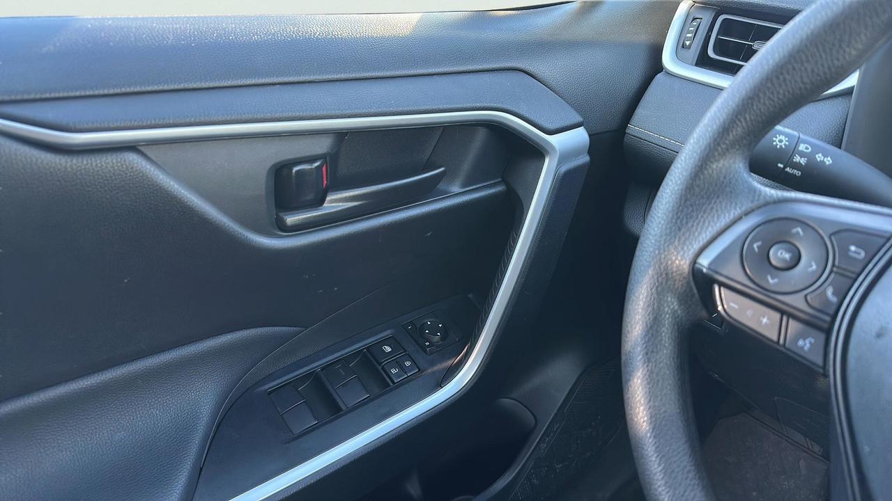 2025 Toyota RAV4 Hybrid  Photo