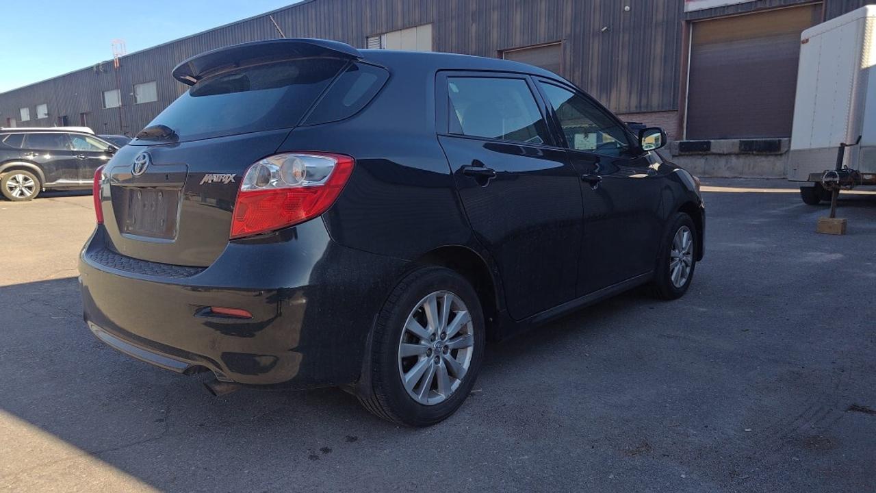 2010 Toyota Matrix Base / AC & Heating / Well Maintained Photo