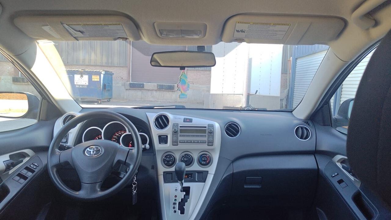 2010 Toyota Matrix Base / AC & Heating / Well Maintained Photo