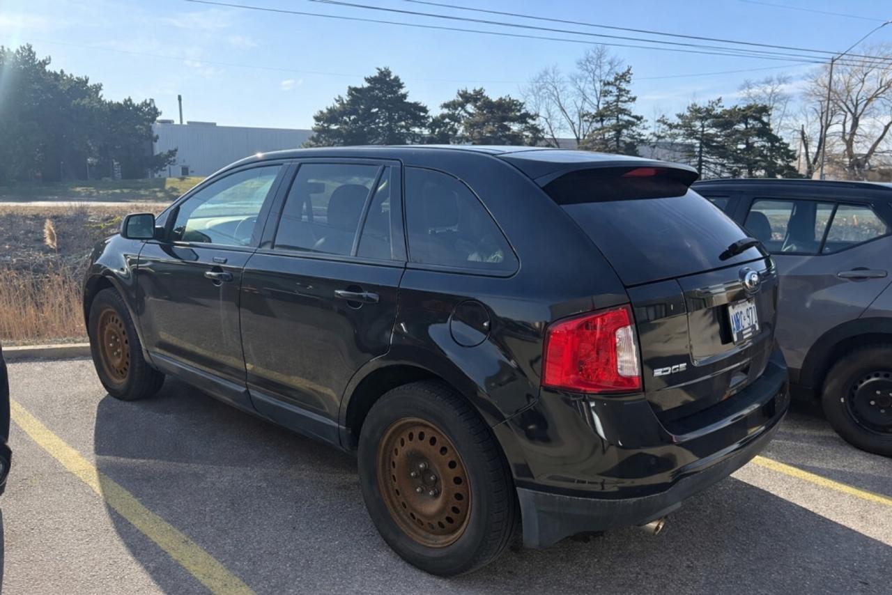 2013 Ford Edge SEL V6 / Heated Seats / Sunroof / Reverse Cam / Se Photo