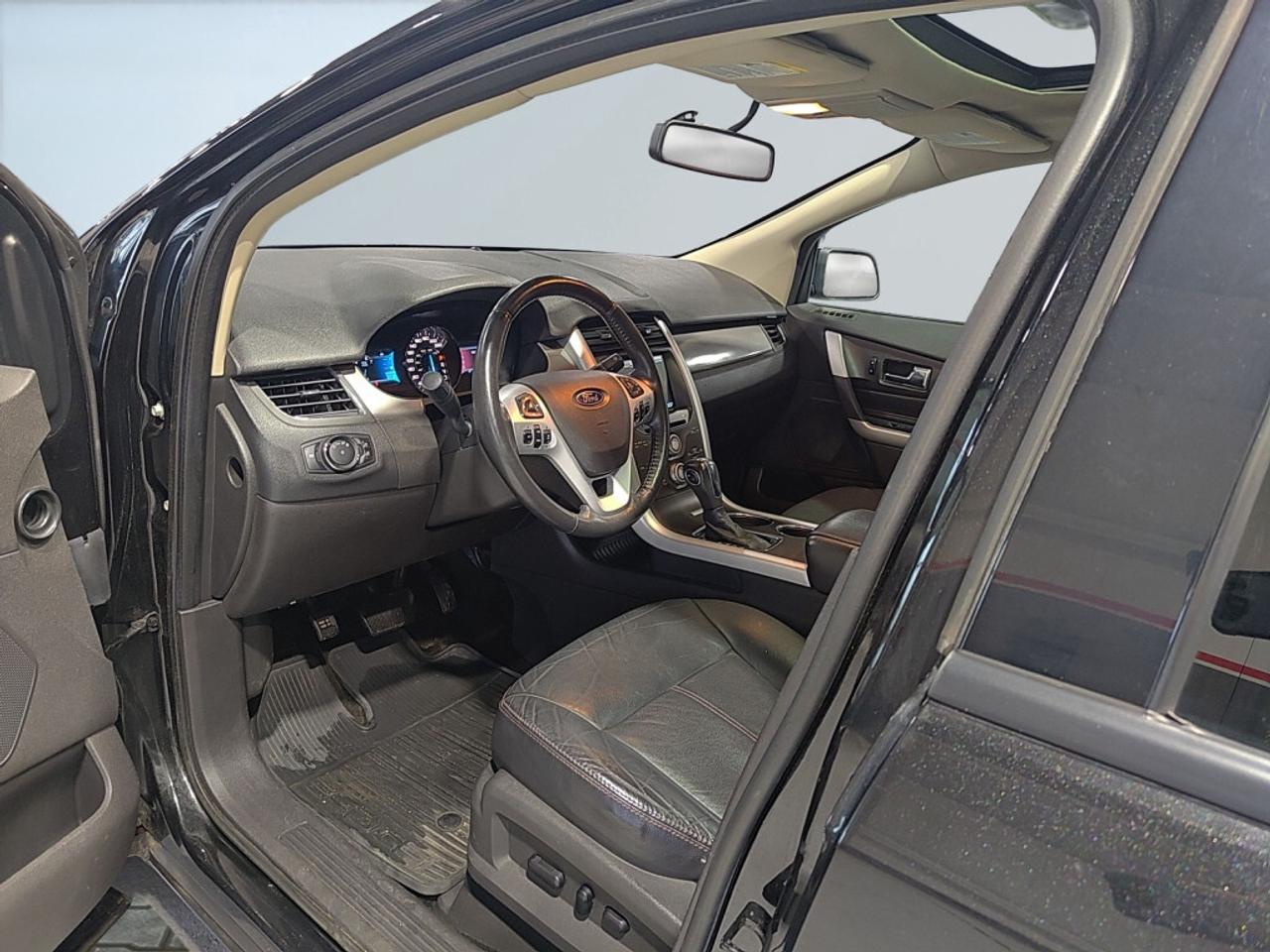 2013 Ford Edge SEL V6 / Heated Seats / Sunroof / Reverse Cam / Se Photo