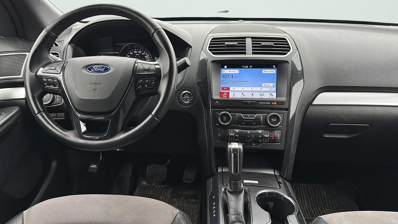 2017 Ford Explorer 4WD 4dr XLT Photo