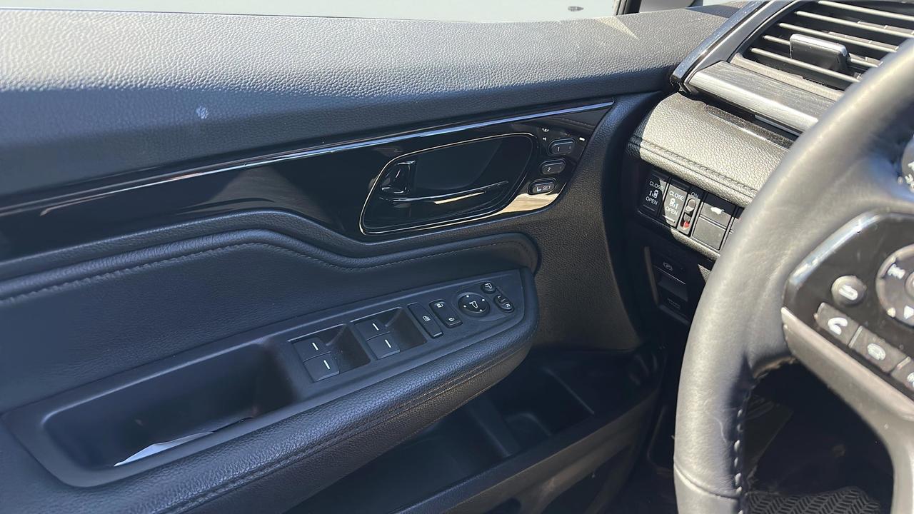 2024 Honda Odyssey Touring Auto Photo