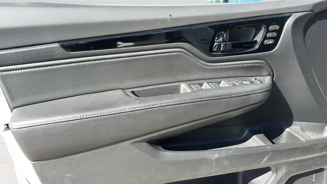 2024 Honda Odyssey Touring Auto Photo
