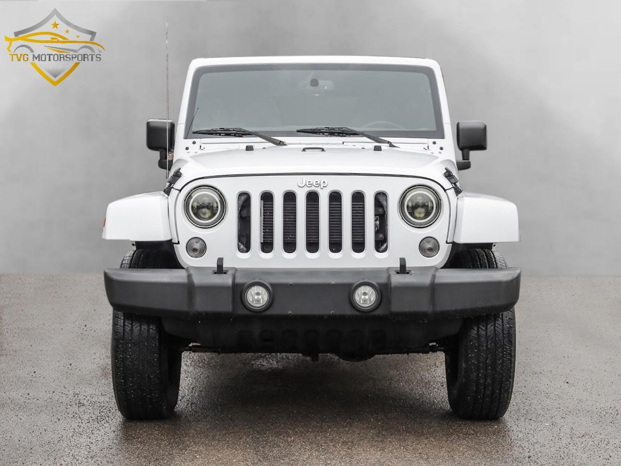 2015 Jeep WRANGLER UNLIMITED SAHARA - LEATHER 2TOP WIRELESS CARPLAY! Photo