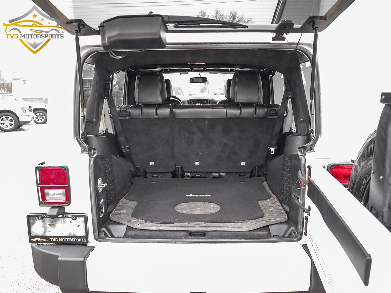 2015 Jeep WRANGLER UNLIMITED SAHARA - LEATHER 2TOP WIRELESS CARPLAY! Photo