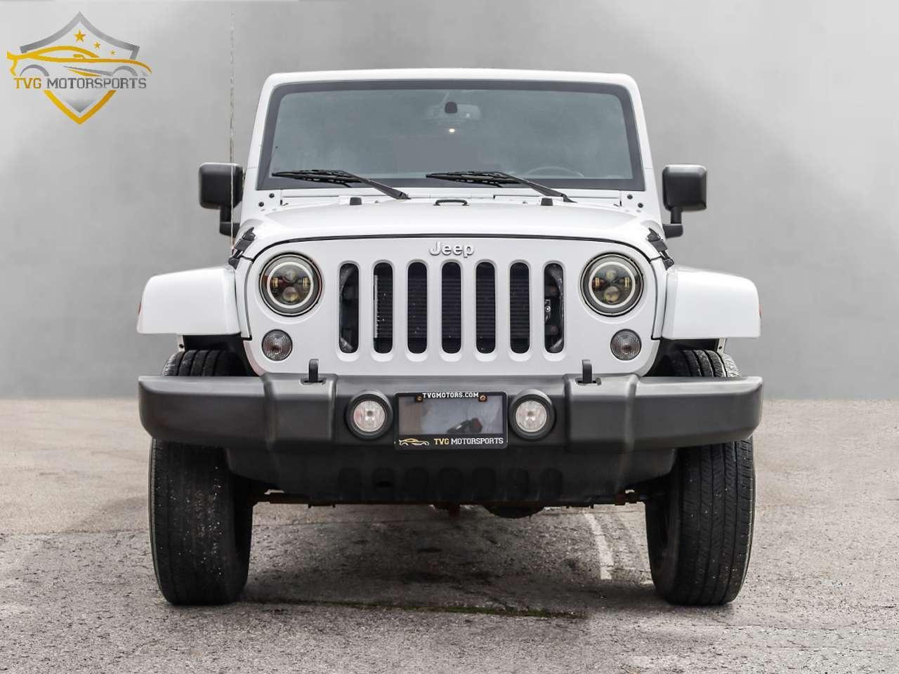 2015 Jeep WRANGLER UNLIMITED SAHARA - LEATHER 2TOP WIRELESS CARPLAY! Photo3