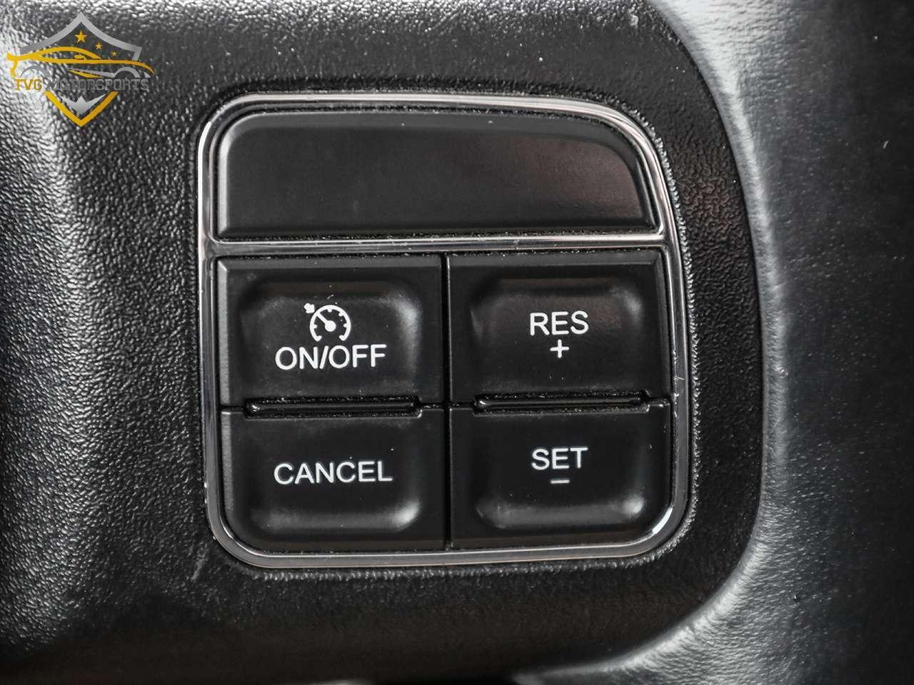 2015 Jeep WRANGLER UNLIMITED SAHARA - LEATHER 2TOP WIRELESS CARPLAY! Photo
