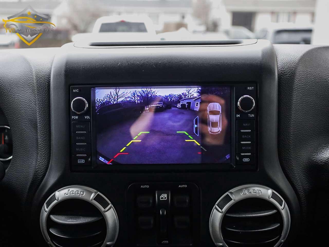 2015 Jeep WRANGLER UNLIMITED SAHARA - LEATHER 2TOP WIRELESS CARPLAY! Photo