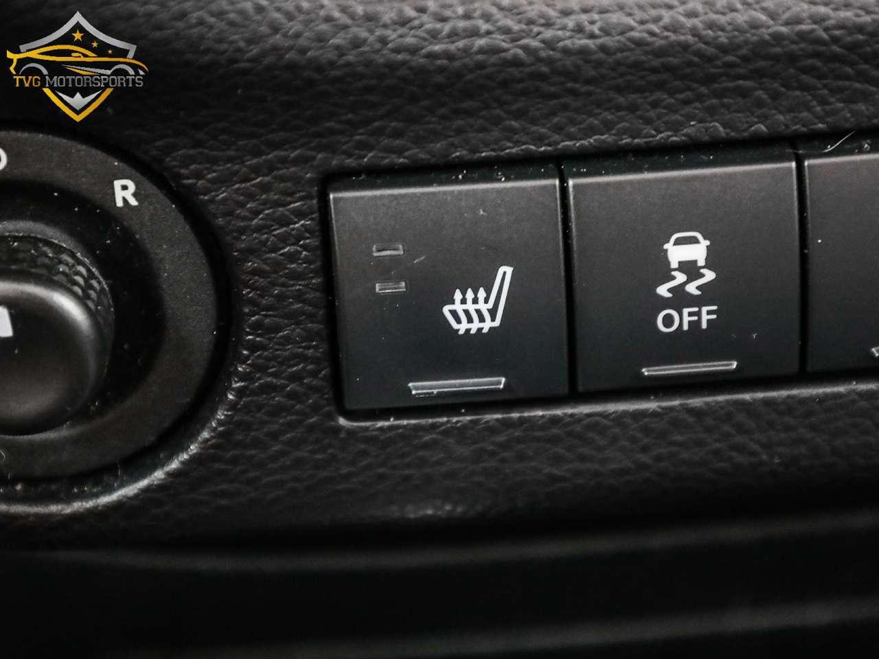 2015 Jeep WRANGLER UNLIMITED SAHARA - LEATHER 2TOP WIRELESS CARPLAY! Photo