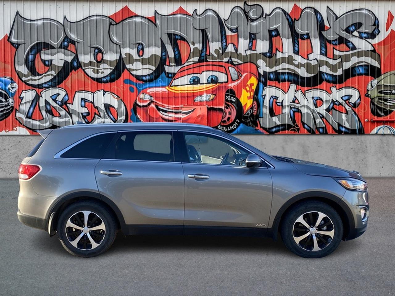 2017 Kia Sorento EX, LOCAL TRADE, AWD, HEATED LEATHER SEATS! Photo0