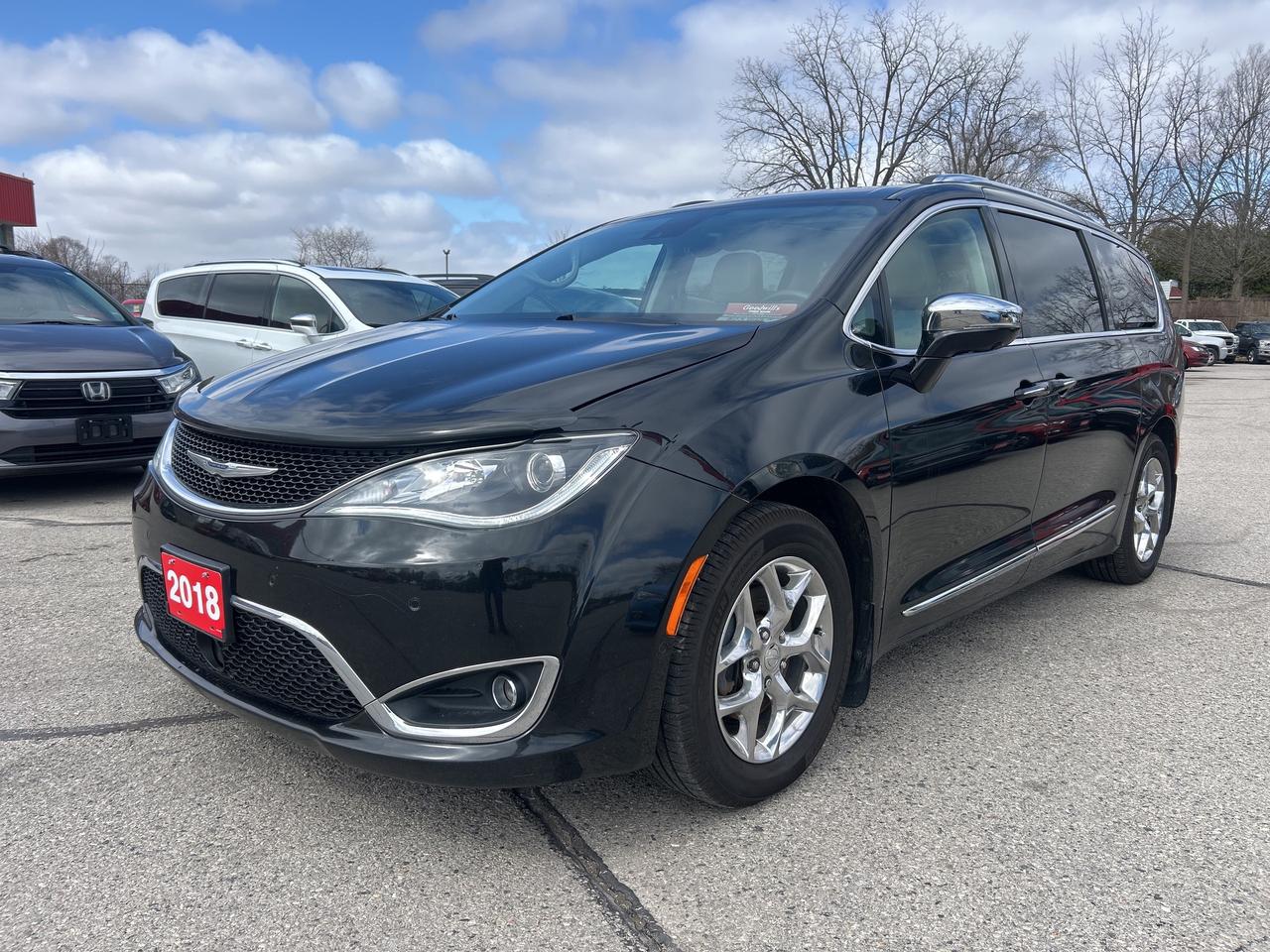 2018 Chrysler Pacifica LIMITED, CLEAN CARFAX, HEATED/ COOLED LEATHER! Photo