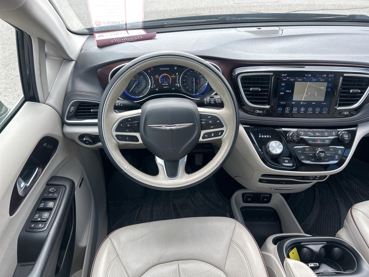 2018 Chrysler Pacifica LIMITED, CLEAN CARFAX, HEATED/ COOLED LEATHER! Photo
