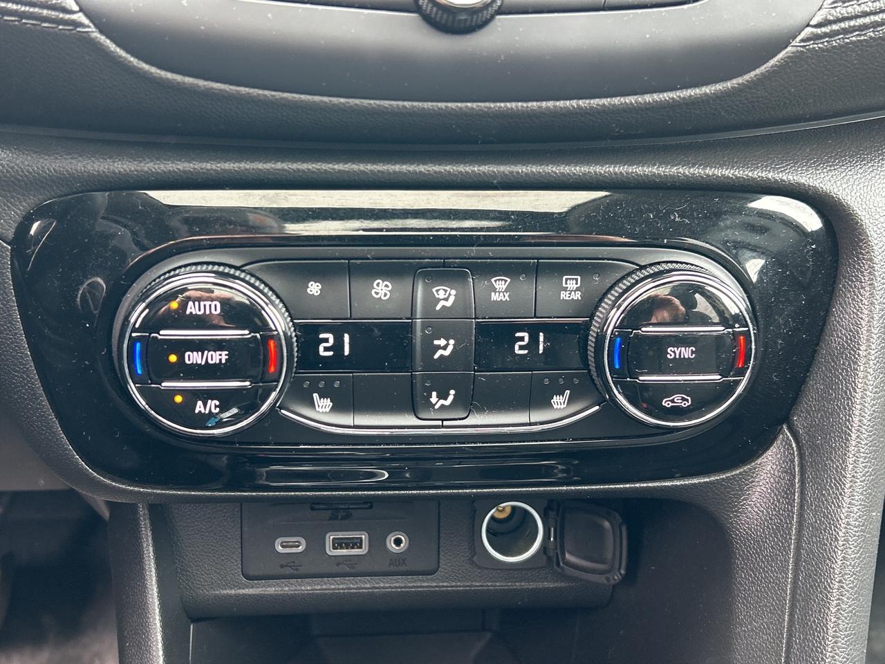 2021 Buick Encore GX SELECT Photo