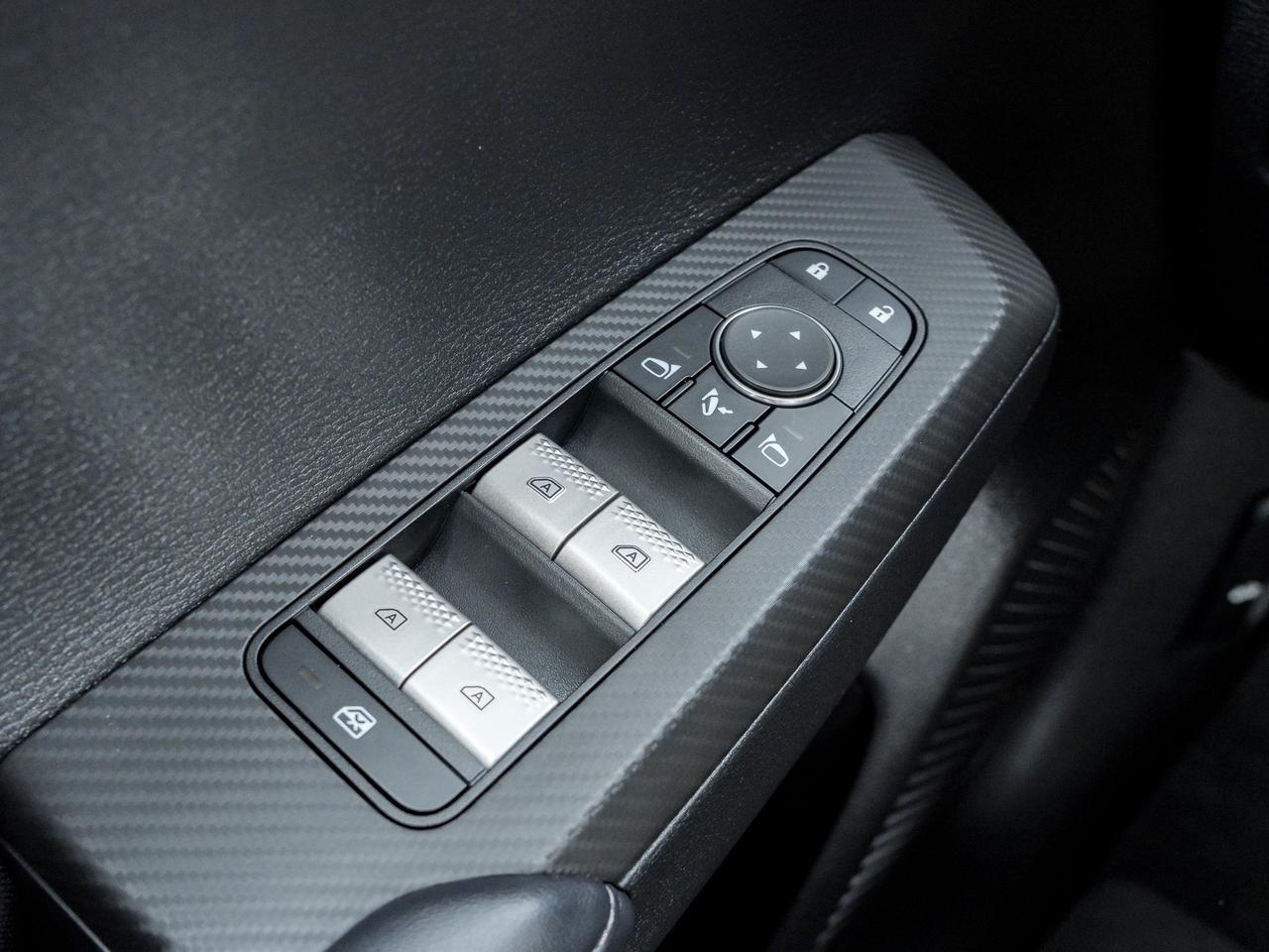 2024 Mitsubishi Outlander SE S-AWC CPO FINANCE RATES FOR AS LOW AS 0.90% Photo