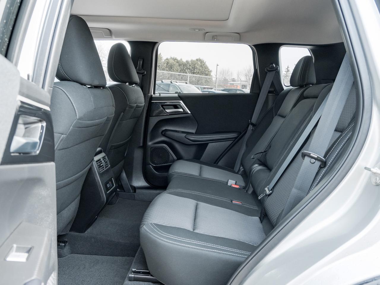 2024 Mitsubishi Outlander SE S-AWC CPO FINANCE RATES FOR AS LOW AS 0.90% Photo