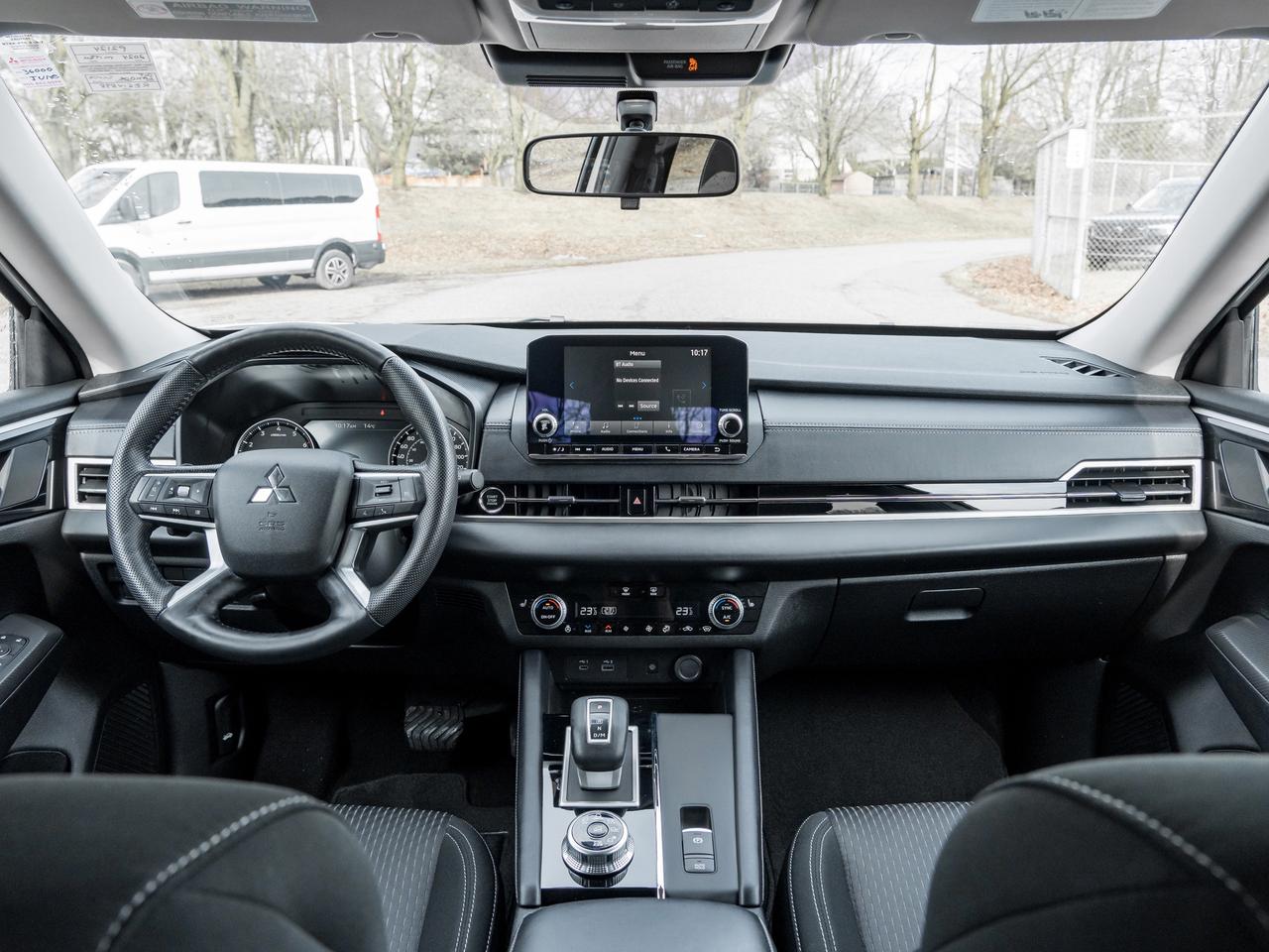 2024 Mitsubishi Outlander SE S-AWC CPO FINANCE RATES FOR AS LOW AS 0.90% Photo