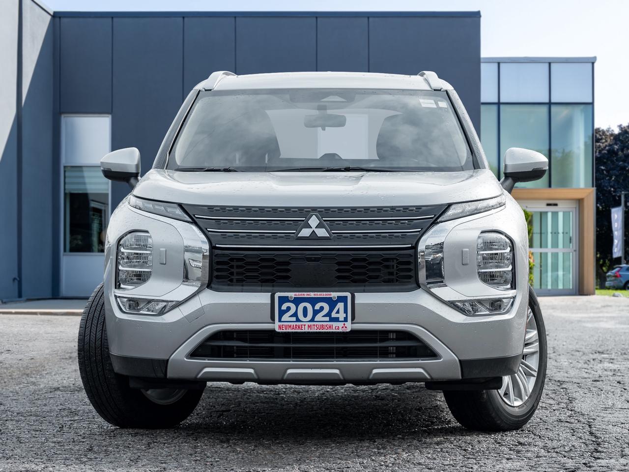 2024 Mitsubishi Outlander SE S-AWC CPO FINANCE RATES FOR AS LOW AS 0.90% Photo