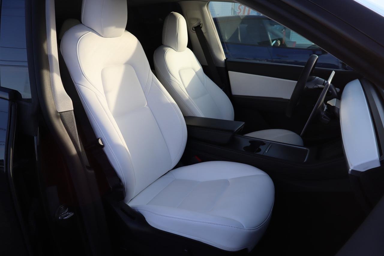 2021 Tesla Model Y Performance   DUAL MOTOR   WHITE INTERIOR   AWD Photo