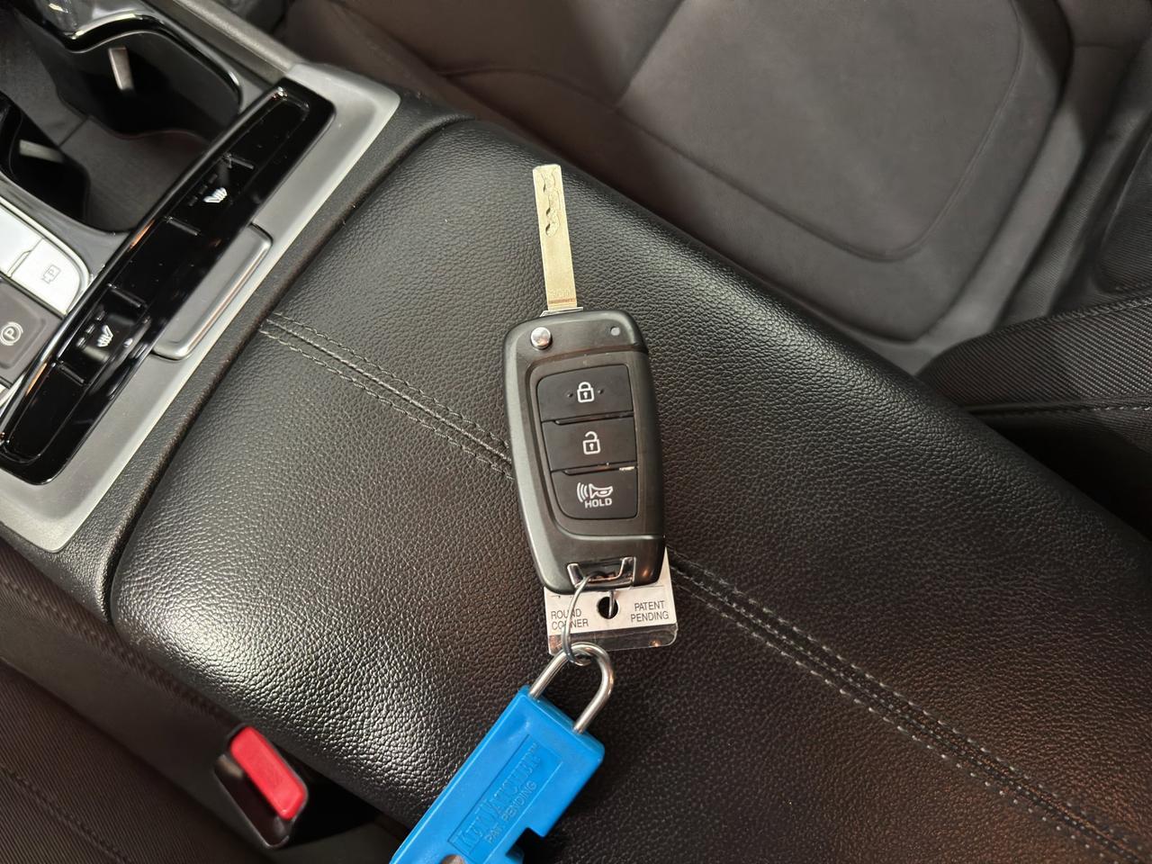 2022 Hyundai Tucson Essential | Reverse Cam | Heated Seats Photo