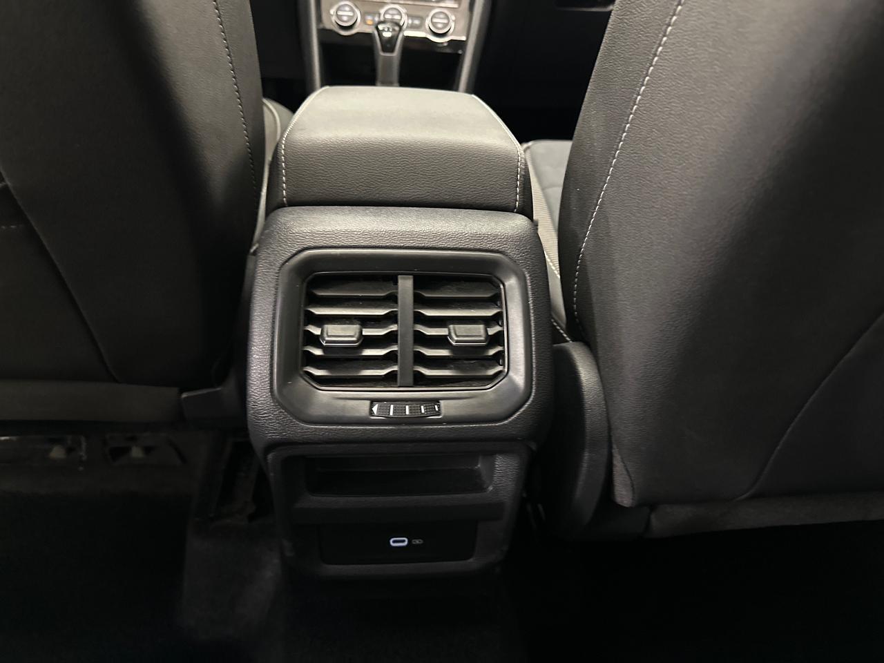 2024 Volkswagen Taos Comfortline 4dr Front-Wheel Drive Photo