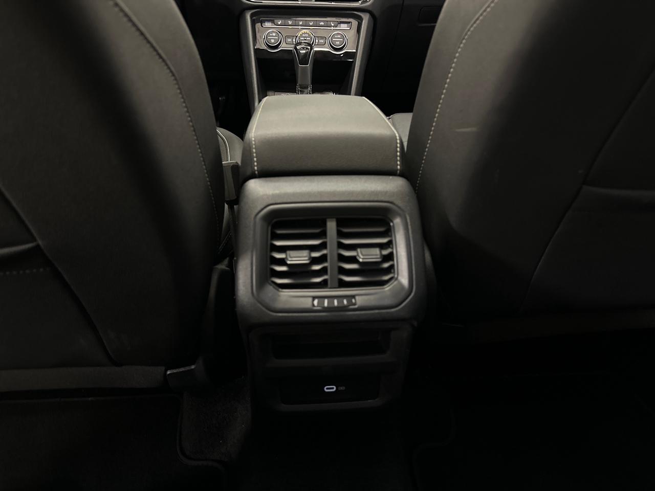 2024 Volkswagen Taos Comfortline 4dr Front-Wheel Drive Photo