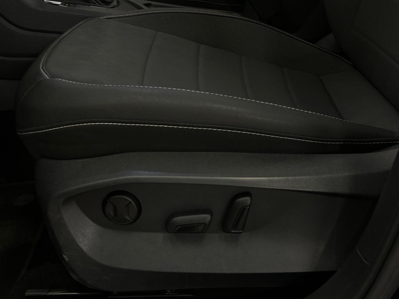 2024 Volkswagen Taos Comfortline 4dr Front-Wheel Drive Photo