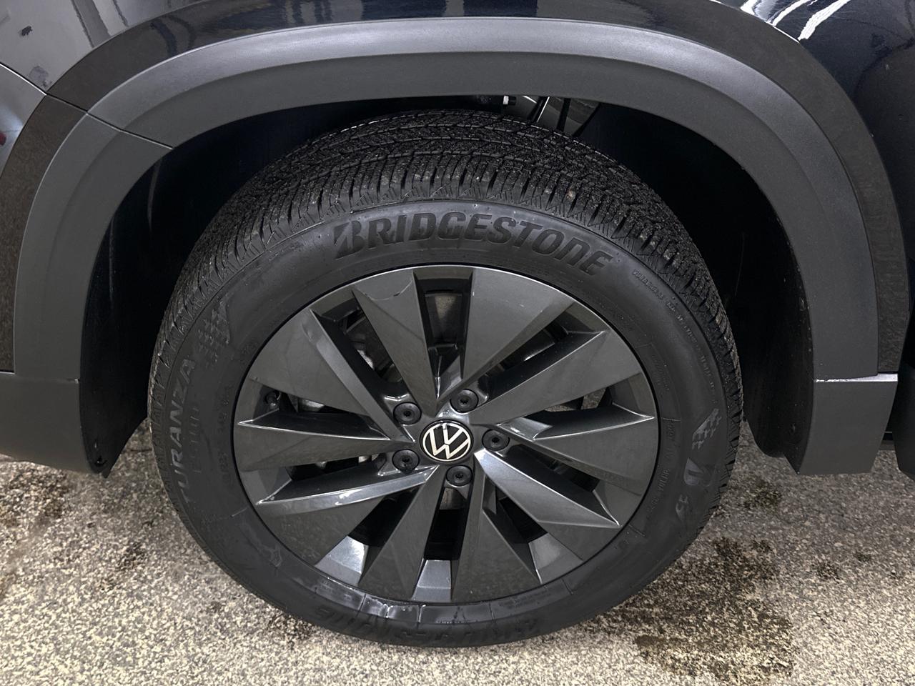 2024 Volkswagen Taos Comfortline 4dr Front-Wheel Drive Photo