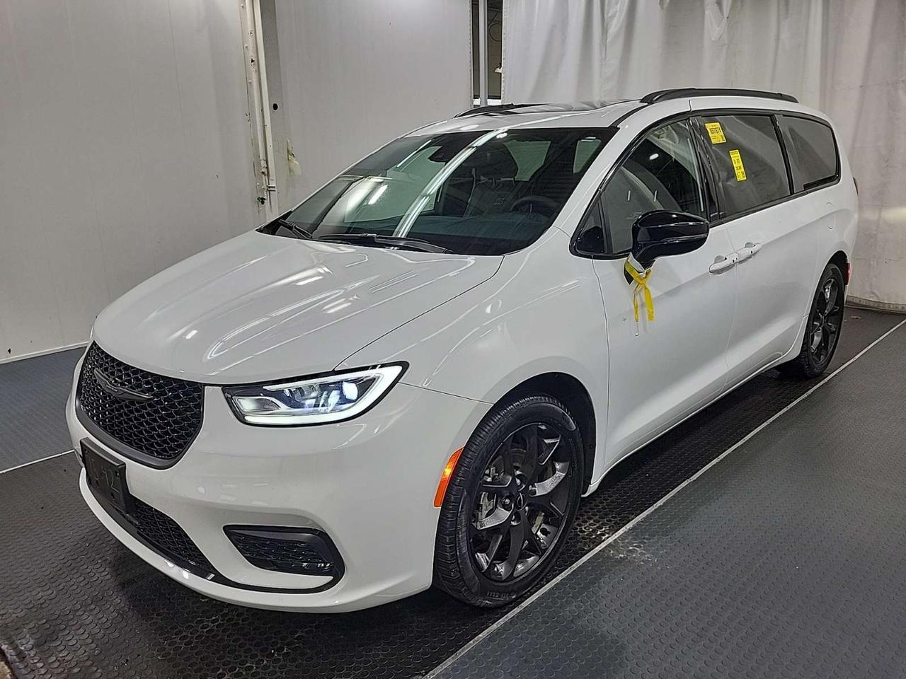 Serving Quinte for 60 years! 43,000 vehicles sold! We are one of Canadas largest independent retailers! High quantity-quality lease returns at live market pricing, best finance rates, rates as low as 6.45%, and no hidden fees. Up to 300 vehicles to choose from in 1 location. The way used car buying should be!