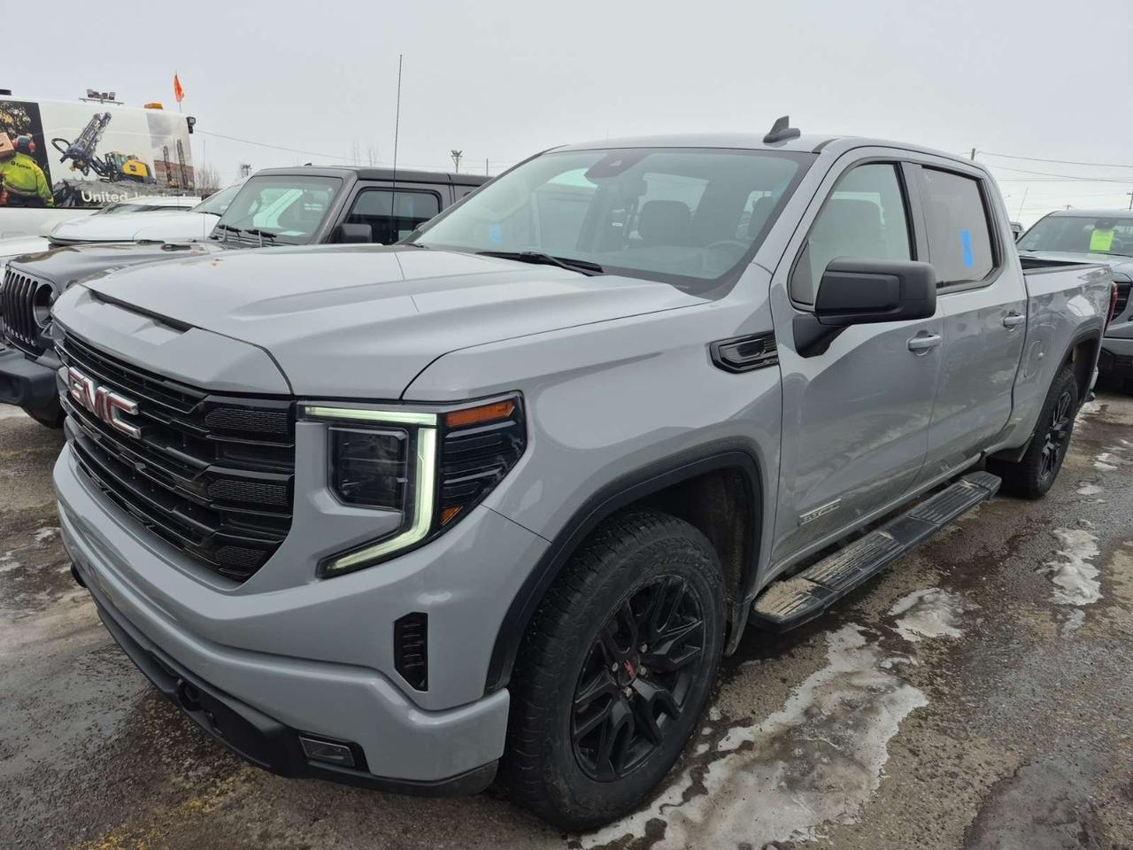 Serving Quinte for 60 years! 43,000 vehicles sold! We are one of Canadas largest independent retailers! High quantity-quality lease returns at live market pricing, best finance rates, rates as low as 6.45%, and no hidden fees. Up to 300 vehicles to choose from in 1 location. The way used car buying should be!