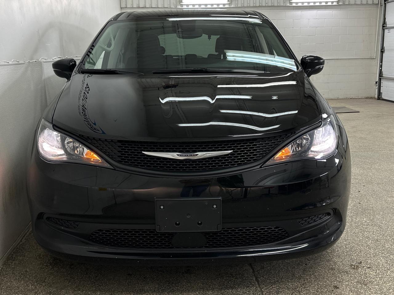 2024 Chrysler Grand Caravan SXT Front-Wheel Drive Passenger Van Photo