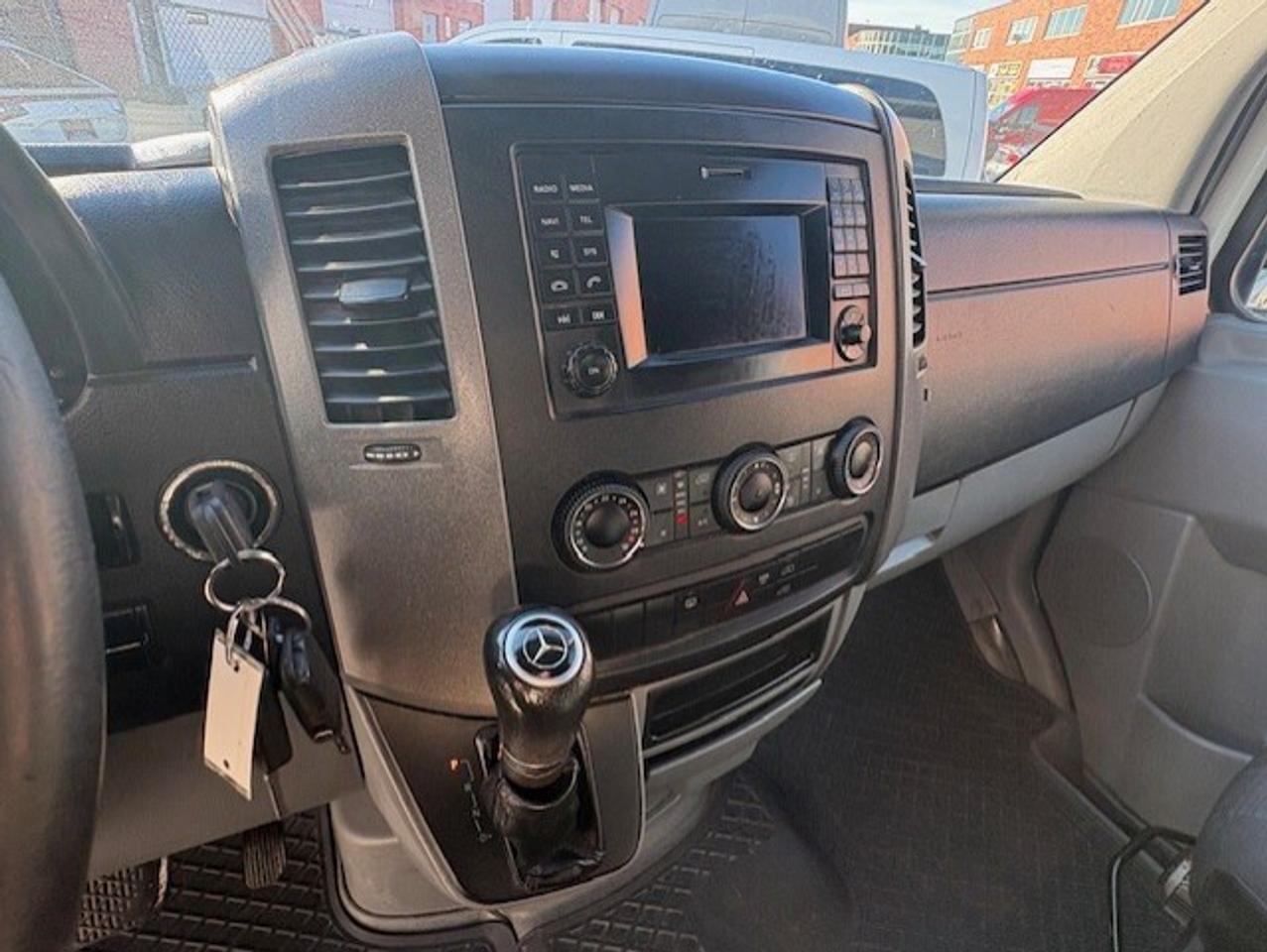 2014 Mercedes-Benz Sprinter 3500 V6 170 WB EXTENDED HIGH ROOF DUALLY! Photo