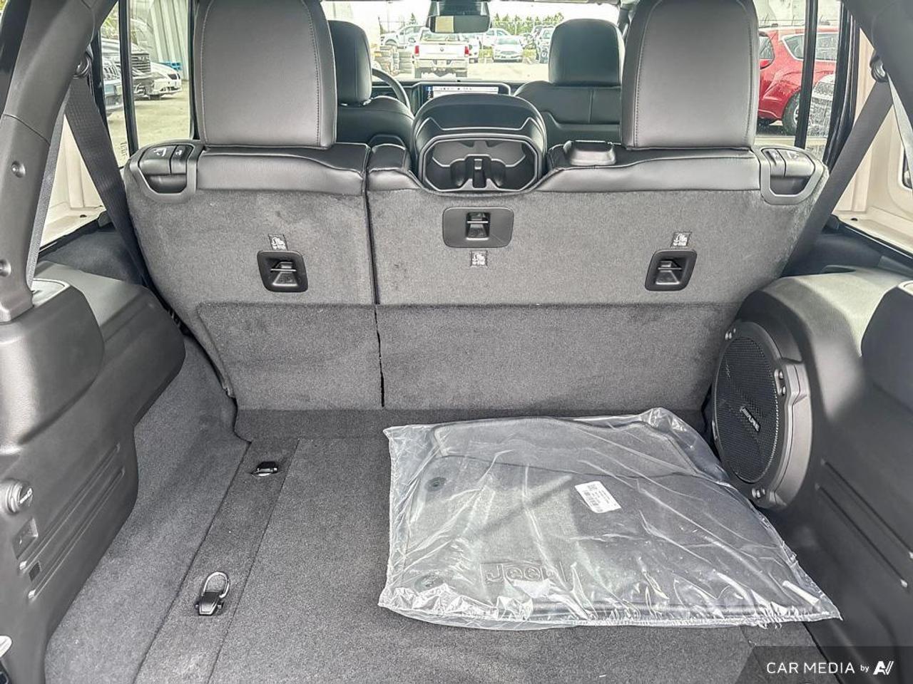 2026 Jeep Wrangler SAHARA 4DR 4X4 Photo