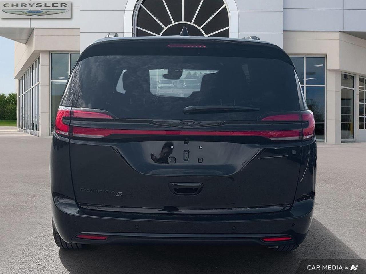 2026 Chrysler Pacifica Select Front-Wheel Drive Passenger Van Photo4