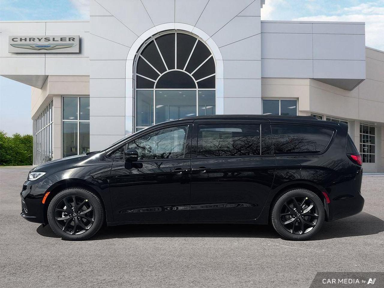 2026 Chrysler Pacifica Select Front-Wheel Drive Passenger Van Photo2