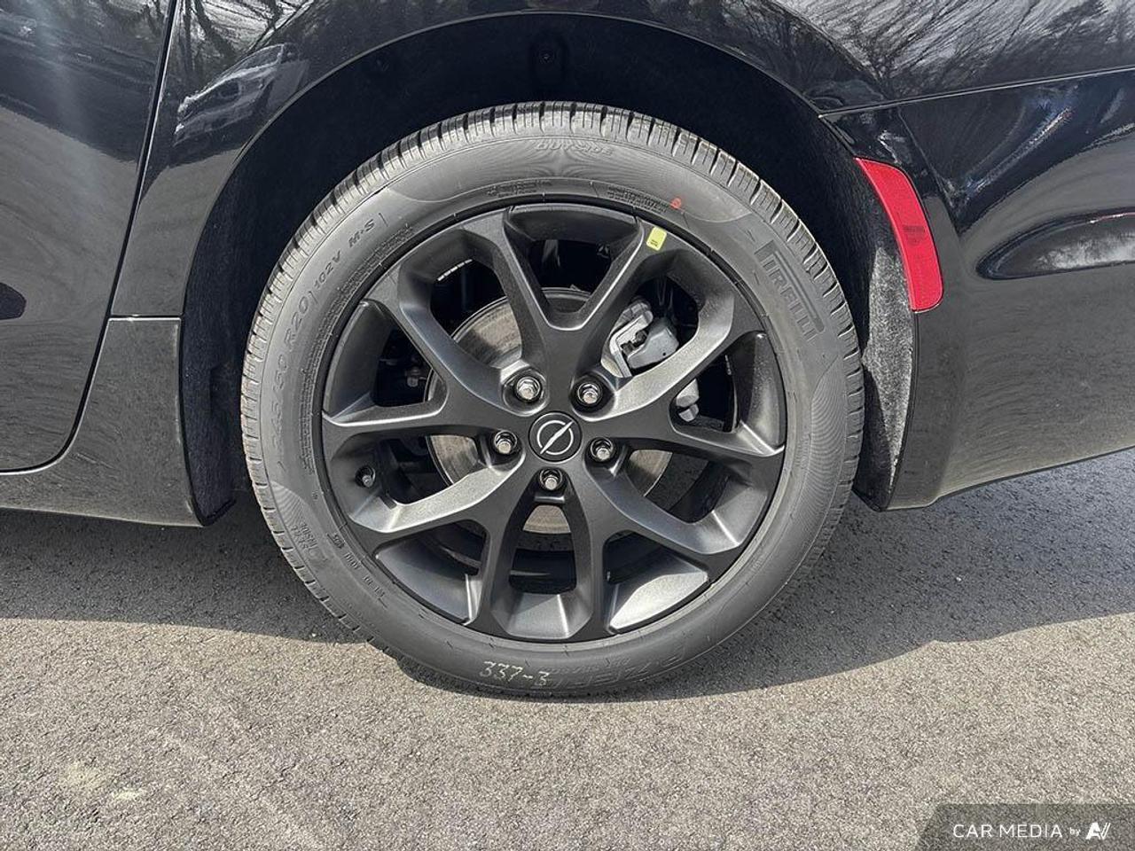 2026 Chrysler Pacifica Select Front-Wheel Drive Passenger Van Photo