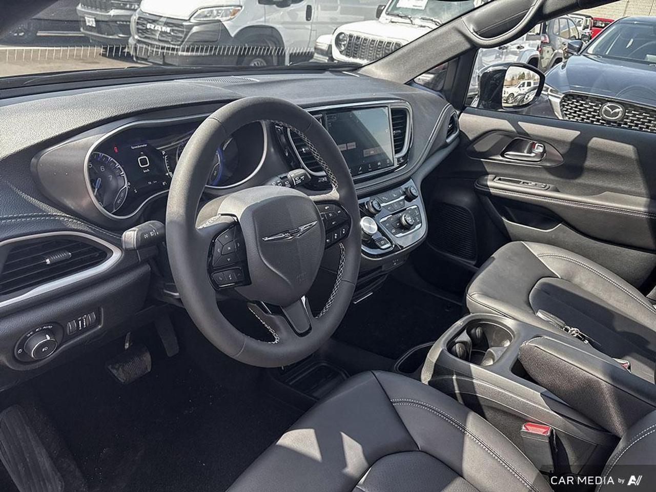 2026 Chrysler Pacifica Select Front-Wheel Drive Passenger Van Photo
