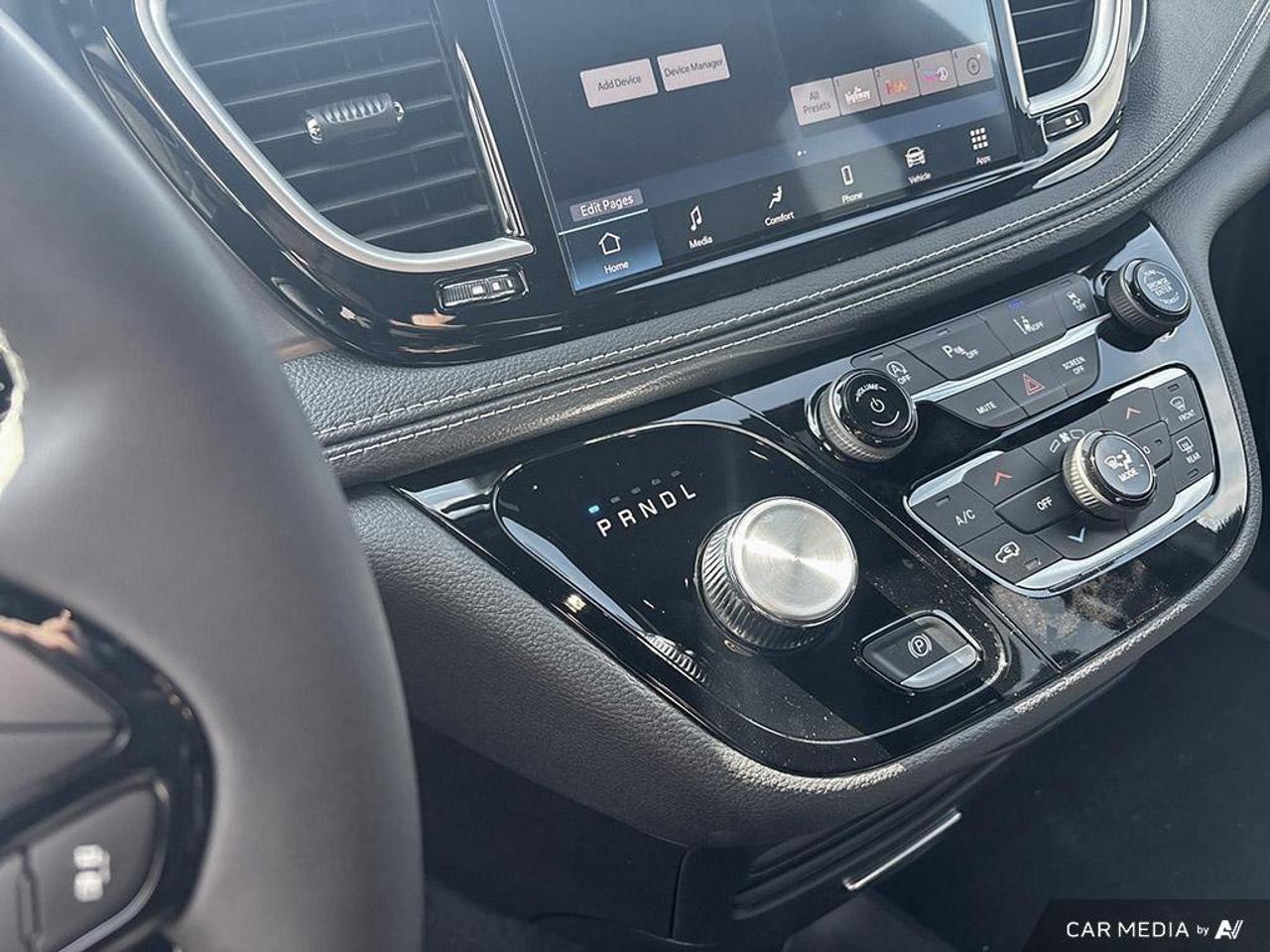 2026 Chrysler Pacifica Select Front-Wheel Drive Passenger Van Photo