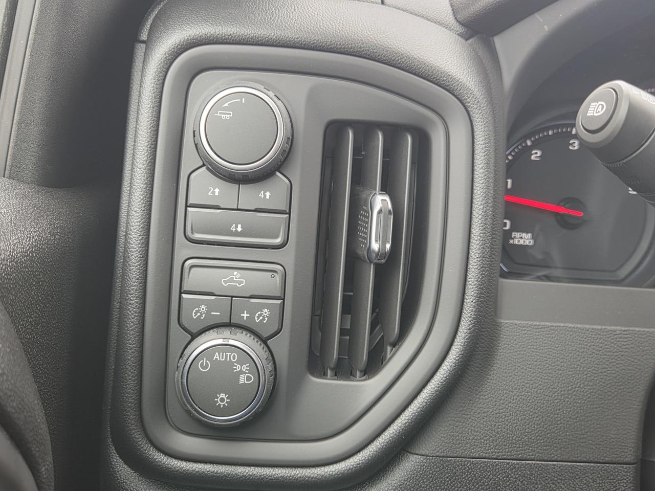 2026 Chevrolet SILVERADO 2500HD Work Truck Photo