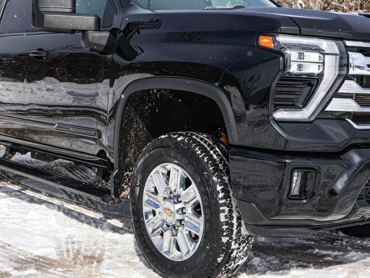 2024 Chevrolet SILVERADO 2500HD High Country Photo3