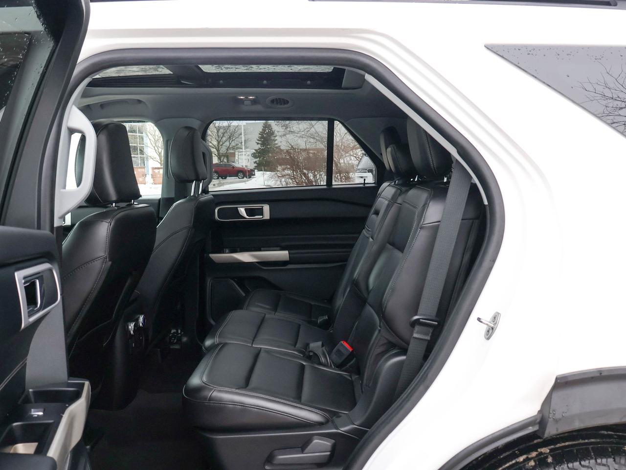 2022 Ford Explorer XLT Photo