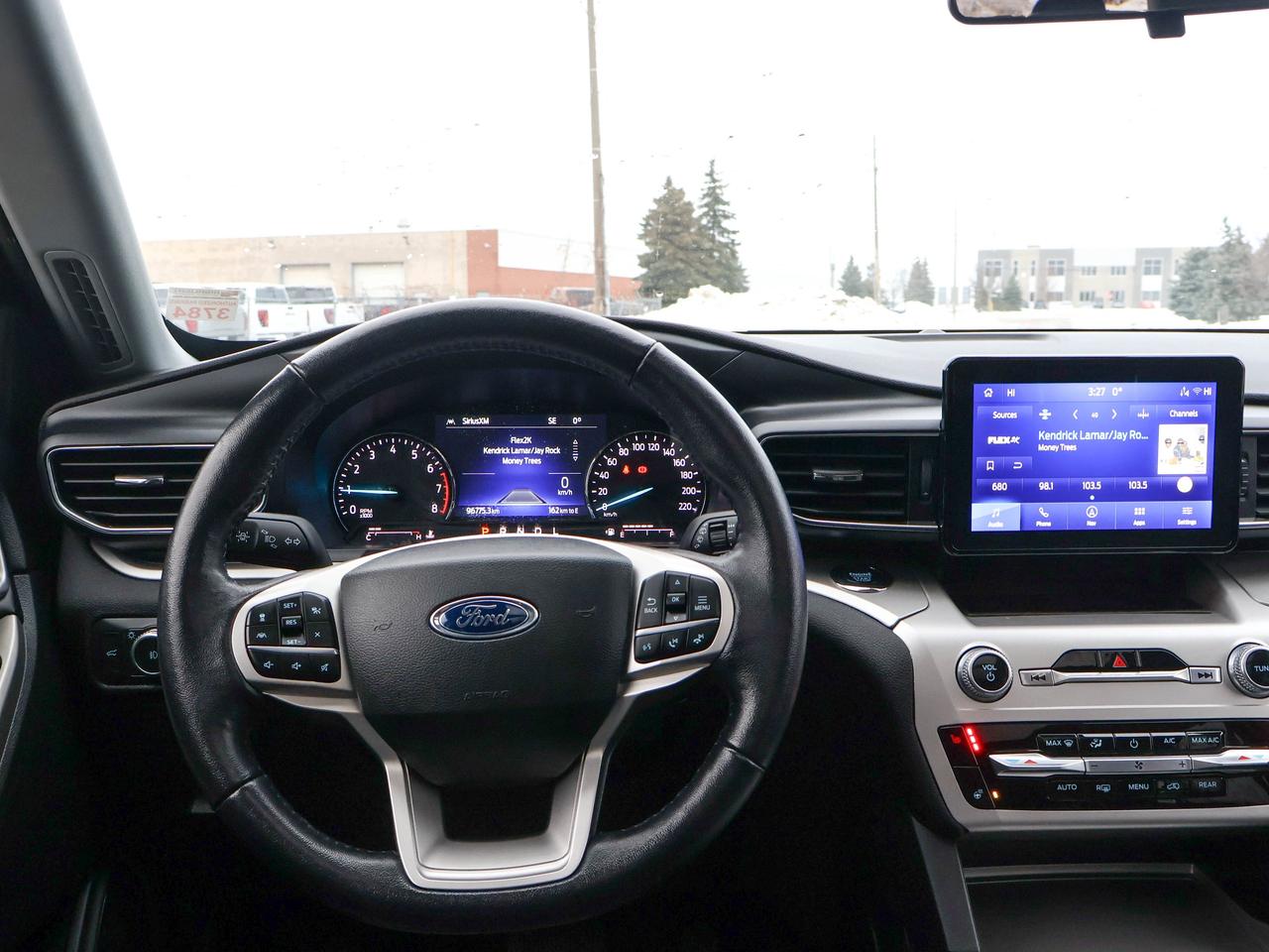 2022 Ford Explorer XLT Photo