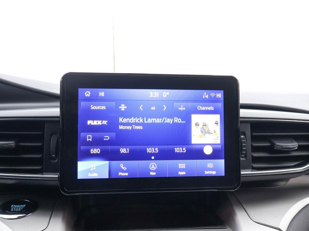 2022 Ford Explorer XLT Photo