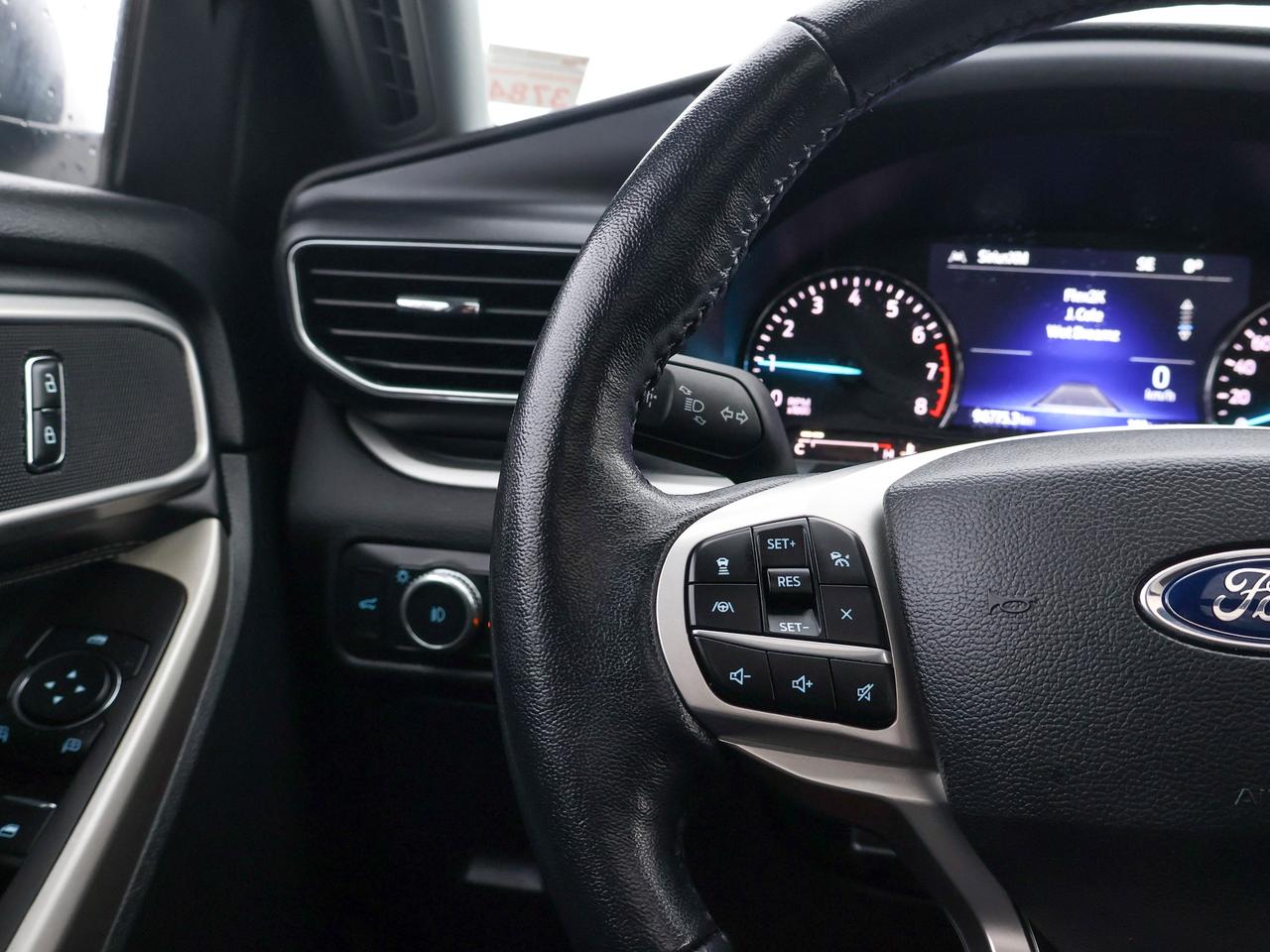 2022 Ford Explorer XLT Photo