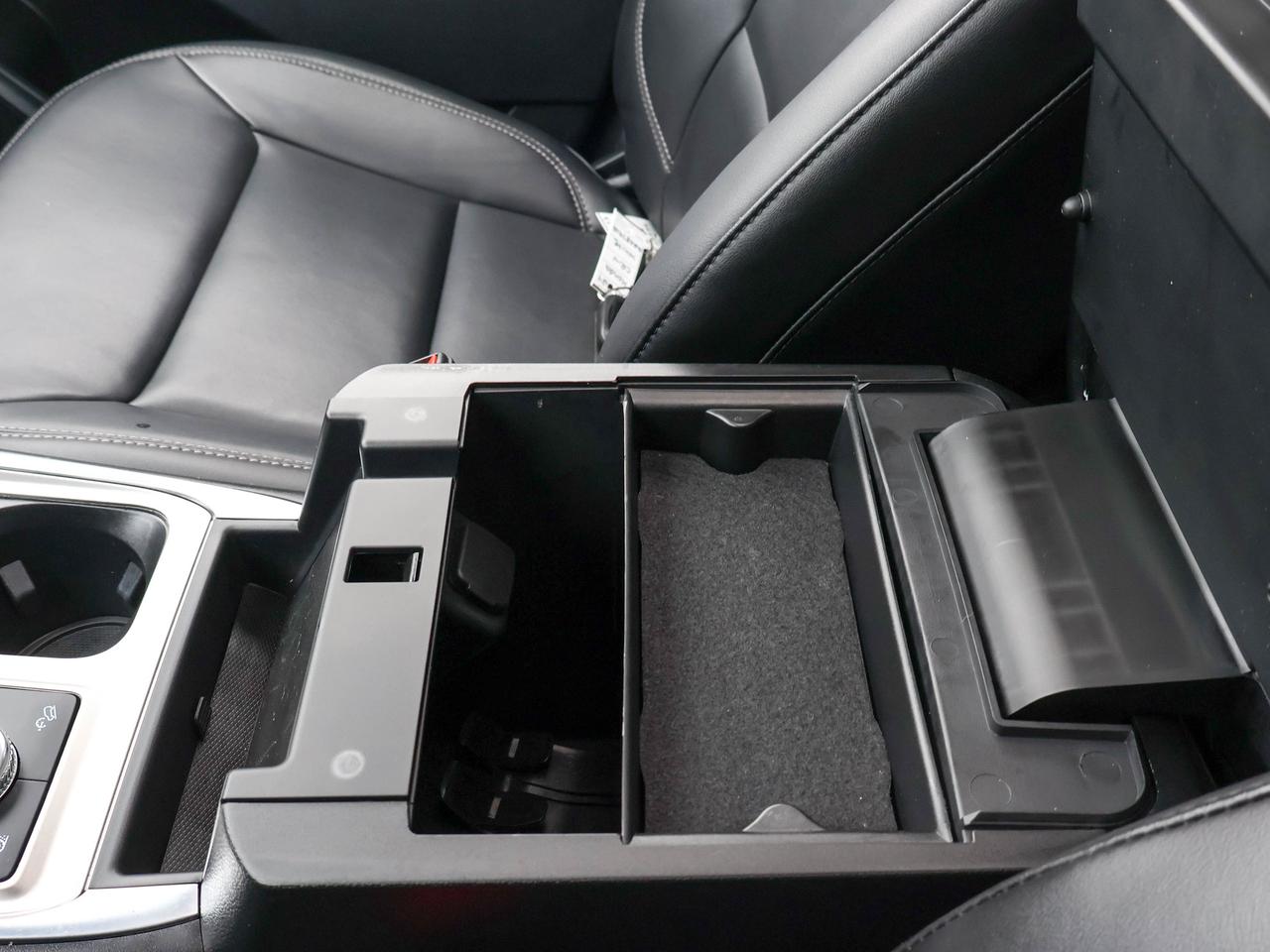 2022 Ford Explorer XLT Photo