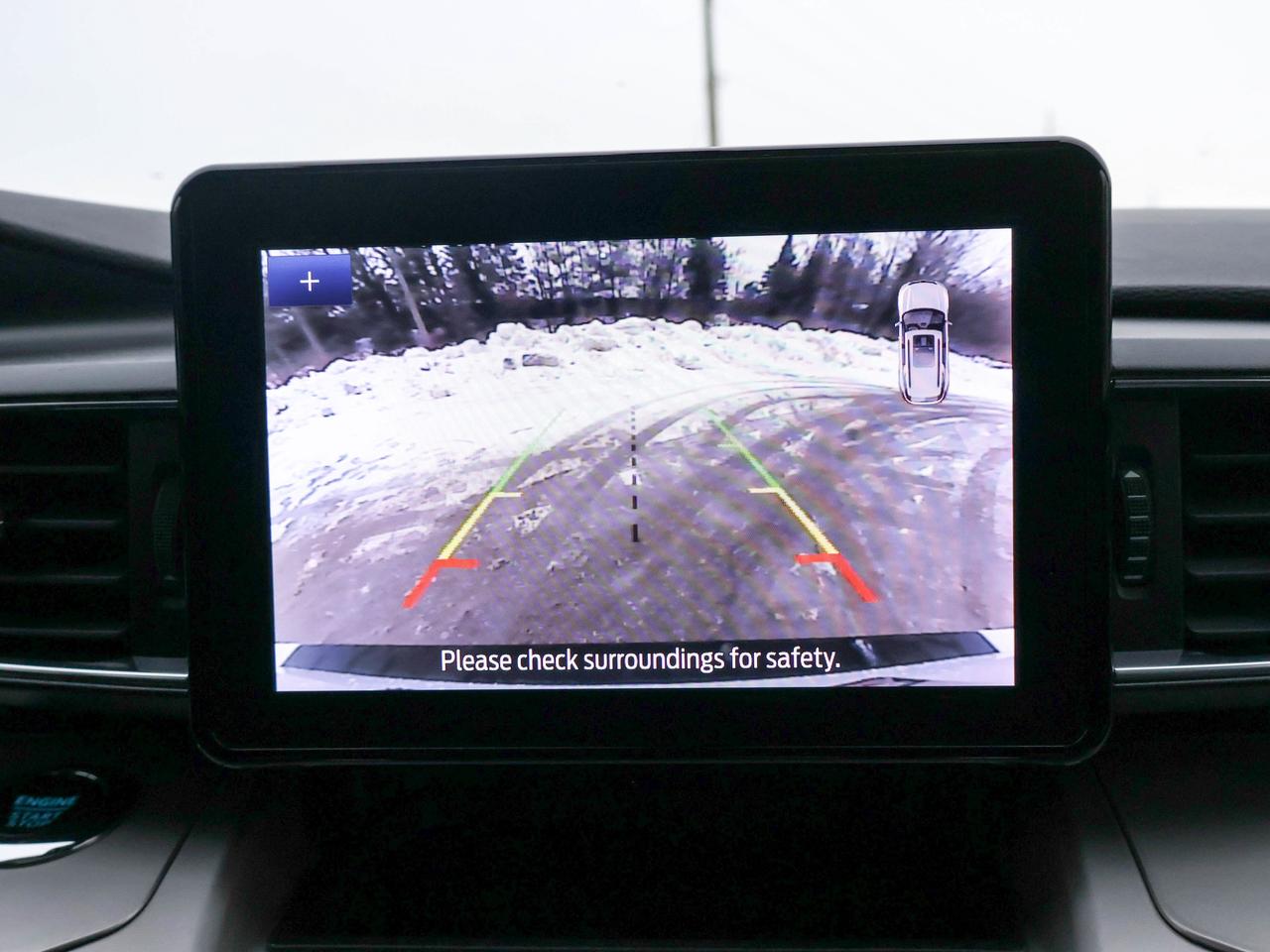 2022 Ford Explorer XLT Photo