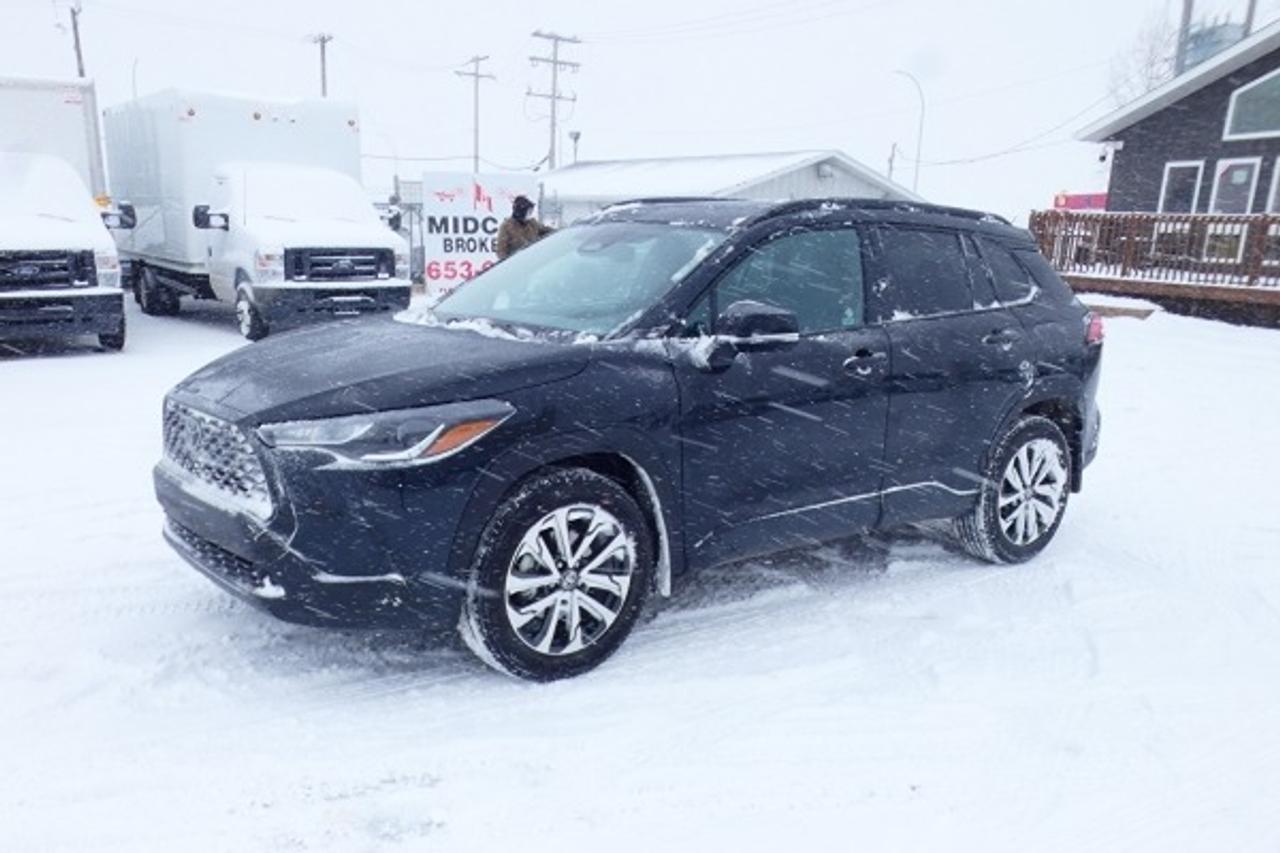 2025 Toyota Corolla Cross LE AWD w/Htd cloth, S/R, BUC - Photo #1