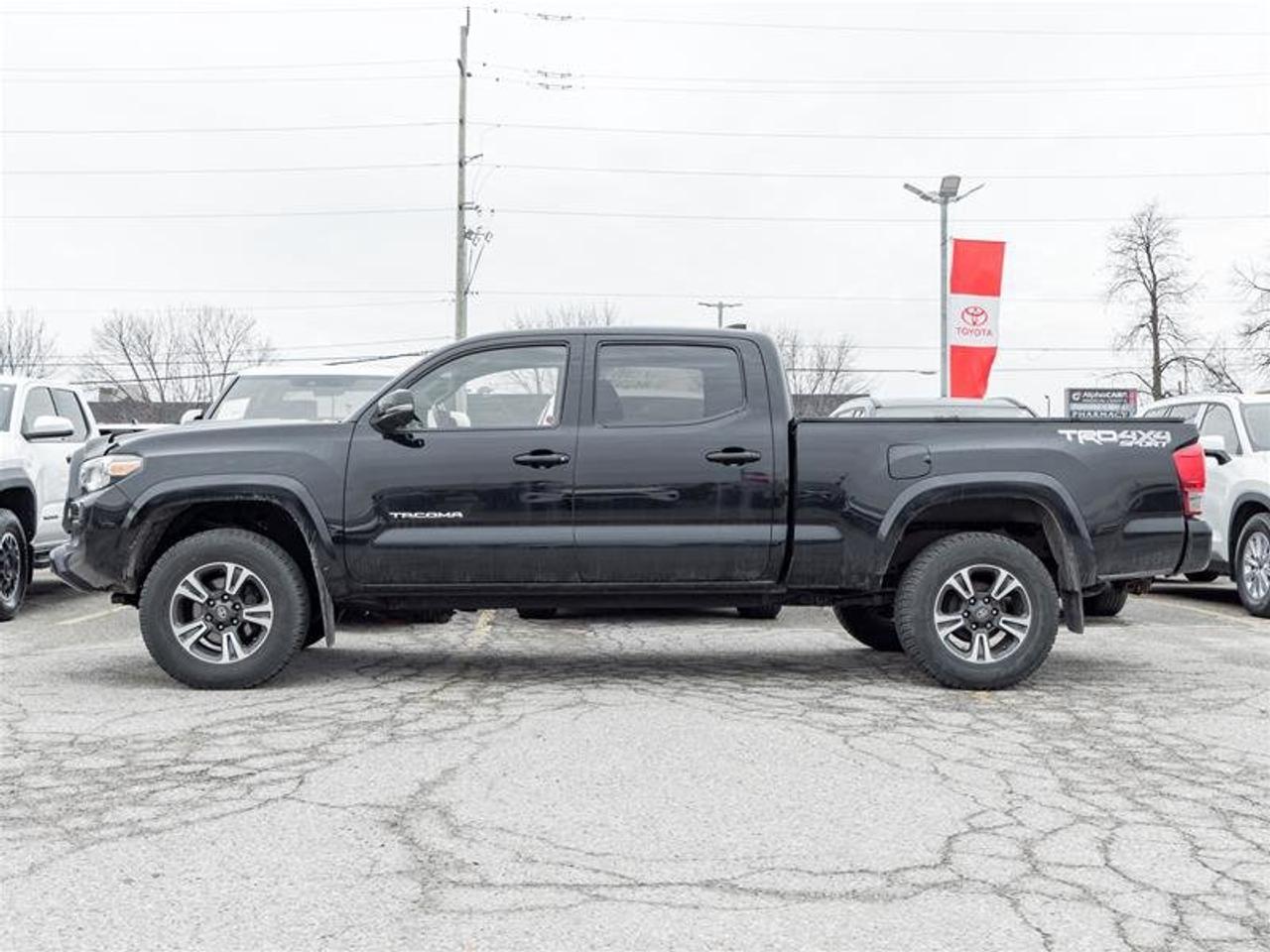 2017 Toyota Tacoma 4x4 Double Cab V6 SR5 6A Navi| Backup Camera| Heated Seats Photo2