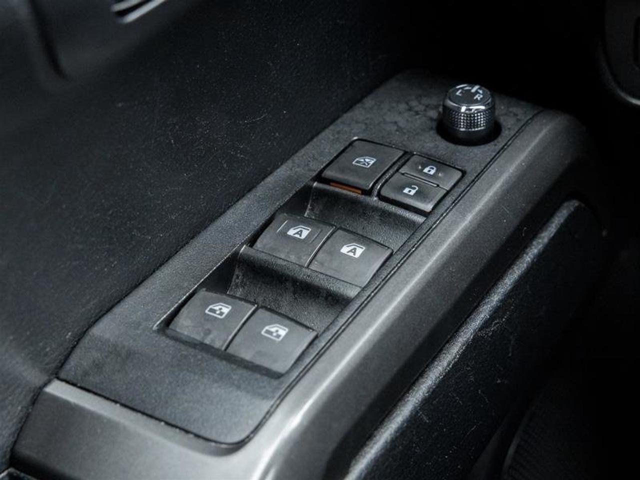 2017 Toyota Tacoma 4x4 Double Cab V6 SR5 6A Navi| Backup Camera| Heated Seats Photo