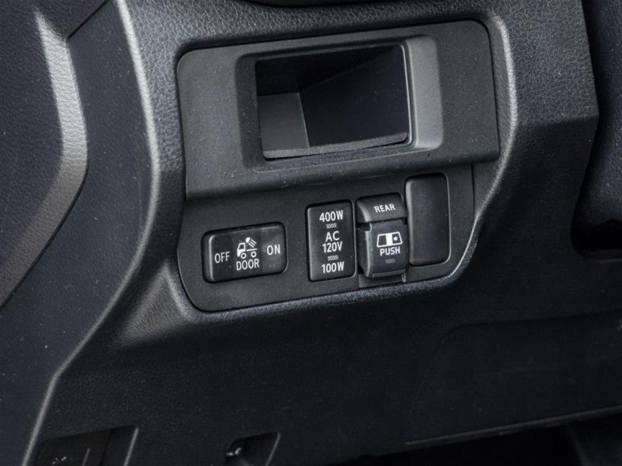 2017 Toyota Tacoma 4x4 Double Cab V6 SR5 6A Navi| Backup Camera| Heated Seats Photo